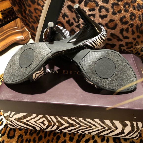 Dana Buchanan zebra print sandals - Picture 4 of 5